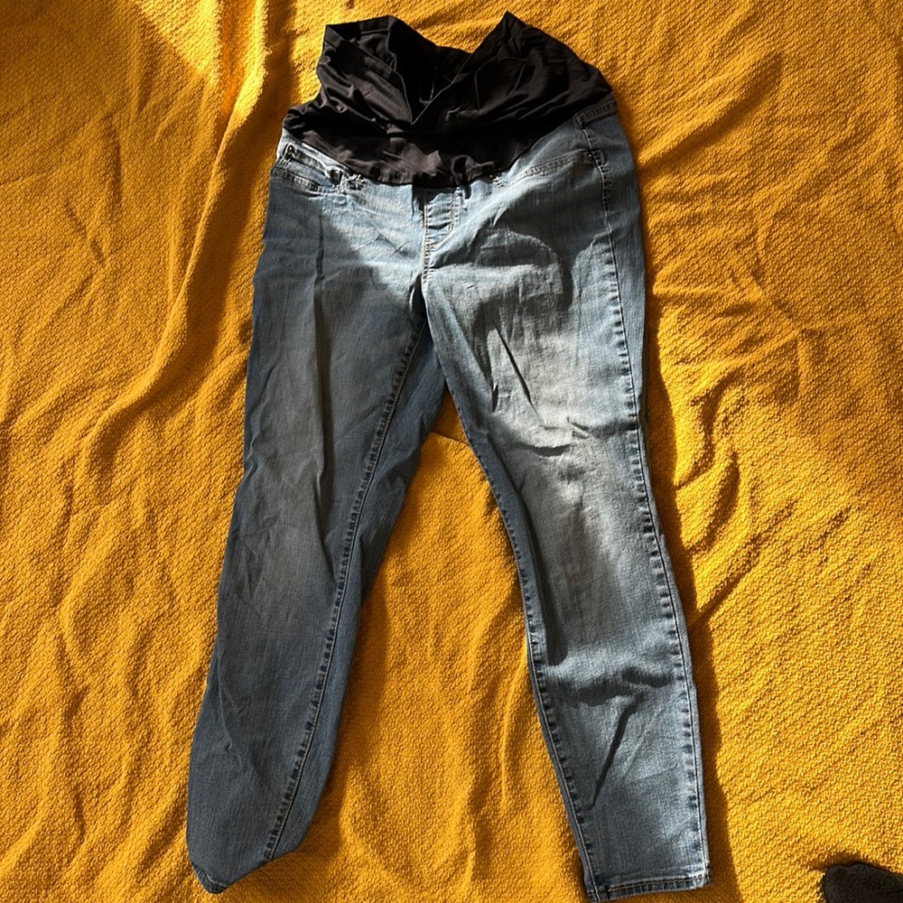 Levi Strauss Skinny Maternity jeans